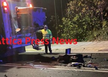 Σοκαριστικό τροχαίο στον Σαρωνικό: Ακρωτηριάστηκε δημοτικός υπάλληλος που παρασύρθηκε από αυτοκίνητο-Δίνει μάχη να μείνει ζωντανός