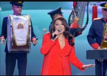 J2US: Η Καίτη Γαρμπή τραγουδά το «Τούλι για τον Χριστούλη» 24 χρόνια μετά[video]