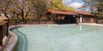 Alldaynews.gr Απίστευτη τραγωδία: 4χρονο αγοράκι πνίγηκε σε πισίνα πάρκου