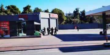 Alldaynews.gr Γλυκά Νερά: Εκφοβισμό πίσω από τους πυροβολισμούς στο βενζινάδικο «βλέπει» η αστυνομία