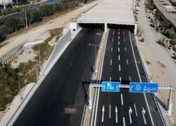 Πειραιάς: Διακοπή κυκλοφορίας στη λεωφόρο Ποσειδώνος, λόγω καθίζησης του οδοστρώματος