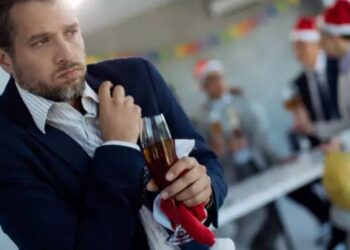 Η πιο επικίνδυνη εβδομάδα για την καρδιά – Πόσο αυξάνονται τα εμφράγματα ανάμεσα σε Χριστούγεννα και Πρωτοχρονιά