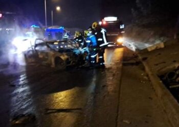 Τραγωδία: 24χρονος Κάηκε ζωντανός μέσα στο αυτοκίνητό του[Σοκαριστικές Φωτογραφίες]