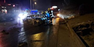 Τραγωδία: 24χρονος Κάηκε ζωντανός μέσα στο αυτοκίνητό του[Σοκαριστικές Φωτογραφίες]