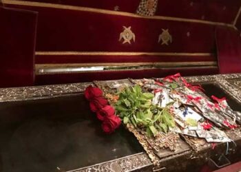 Πώς «λιώνει τα παπούτσια του» ο Άγιος Σπυρίδωνας