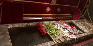 Alldaynews.gr Πώς «λιώνει τα παπούτσια του» ο Άγιος Σπυρίδωνας