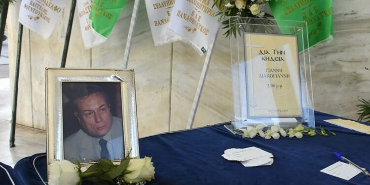 Θρήνος στην κηδεία του Γιάννη Διακογιάννη- «Η φωνή σου θα μείνει ζωντανή»[photos]