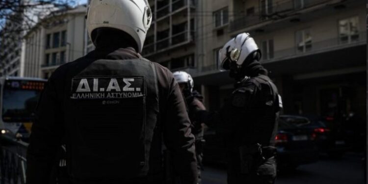 Θεσσαλονίκη-Πυροβολισμός 16χρονου: Μέλος της Χρυσής Αυγής ο Αστυνομικός; Τι ζητούν οι Ρομά