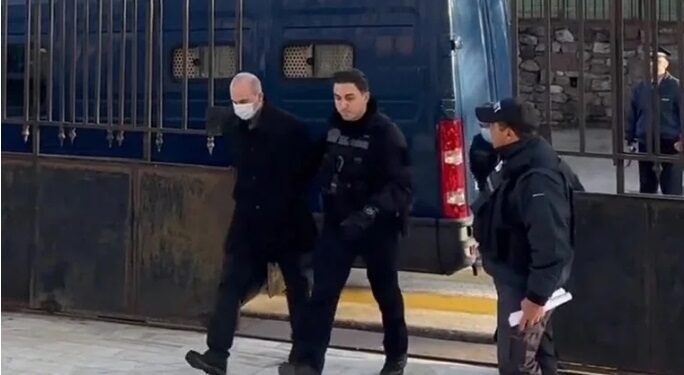 Alldaynews.gr «Δολοφόνε, αυτοκτόνα» – Το ξέσπασμα της μητέρας όταν αντίκρυσε τον δολοφόνο της (video)