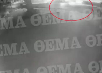 Τροχαίο στη λεωφόρο Σουνίου: Σοκαριστικό βίντεο από την στιγμή που το αυτοκίνητο παρασύρει δημοτικό υπάλληλο – Δίνει μάχη για τη ζωή του