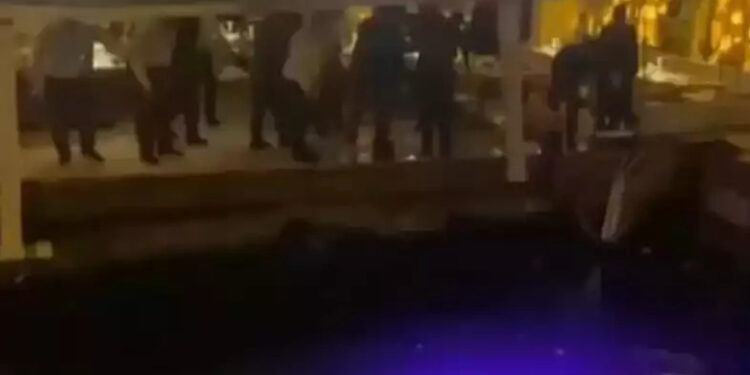 Συναγερμός στην Κωνσταντινούπολη: Κατέρρευσε τμήμα πολυτελούς εστιατορίου – Έπεσαν άνθρωποι στη θάλασσα