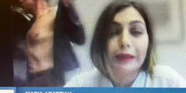 Alldaynews.gr Απρόοπτο σε επιτροπή της Βουλής: Ο Κλέων Γρηγοριάδης «έβγαζε» τα ρούχα του σε ζωντανή σύνδεση