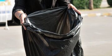 Alldaynews.gr Μυστήριος θάνατος 34χρονου: Η γυναίκα του τον βρήκε νεκρό με μια μαύρη σακούλα στο κεφάλι – Είπε ψέματα στην αστυνομία;