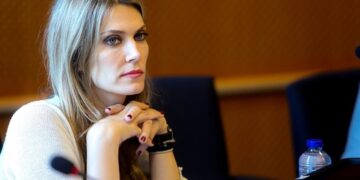 Alldaynews.gr Εύα Καϊλή: Με σούπα σπαραγγιού και pave γαλοπούλας θα κάνει ρεβεγιόν Χριστουγέννων στις φυλακές του Χάρε