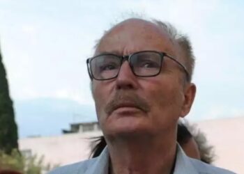 Ντίνος Καρύδης