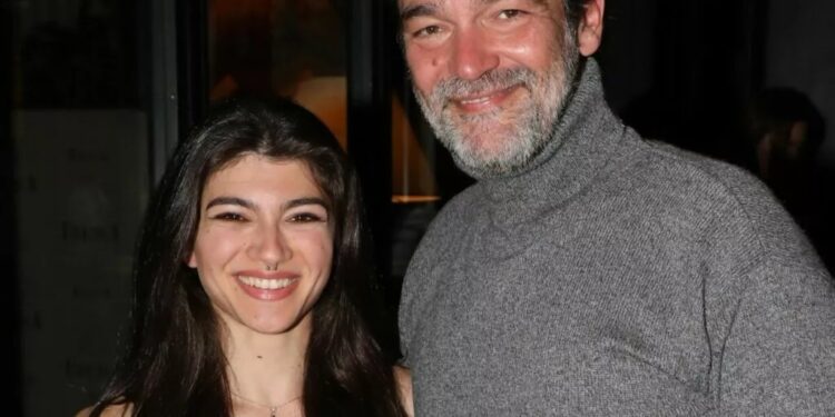 Alldaynews.gr Κωνσταντίνος Καζάκος: Απαντά στα σχόλια για τη διαφορά ηλικίας με τη σύντροφό του, Βασιλική Μακρή