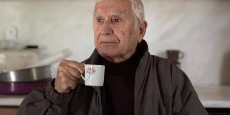 Alldaynews.gr Κρίσιμες ώρες για τον Νίκο Ξανθόπουλο-Διασωληνωμένος ο αγαπημένος ηθοποιός