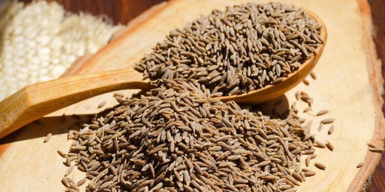 Με 3 γραμμάρια μόνο: Το θεραπευτικό μπαχαρικό που αδυνατίζει, ρίχνει τη χοληστερόλη και καταπολεμά το στρες