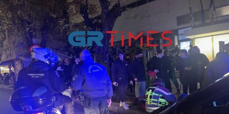 Alldaynews.gr Άγριος καυγάς με τραυματία μέσα σε λεωφορείο στη Θεσσαλονίκη – Δείτε βίντεο και φωτογραφίες