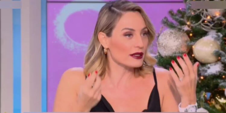 Ελεονώρα Μελέτη – Αιχμηρή απάντηση σε Μουτσινά: “Τα φιλιά μου στη Σταματίνα… έχουν ξεχάσει ότι έκανα αντίστοιχη εκπομπή”