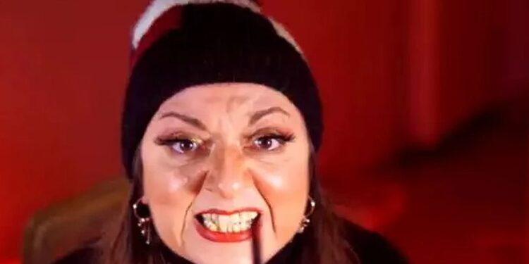 Έξαλλη η Σοφία Μουτίδου: Τι κάνεις ρε κερατά; Πώς τολμάς και ….