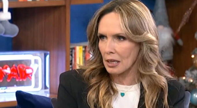 Alldaynews.gr Εβελίνα Παπούλια: «Χωρίσαμε με τον Λιάντο και στο μήνα επάνω τα είχε φτιάξει με μία κοπέλα»