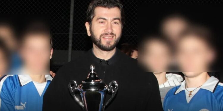 Alldaynews.gr Τι δήλωσε ο νεαρός που «τσάκωσε» τον πατέρα Αντώνιο να ασελγεί στον 19χρονο: «Είδα το μ0ριό του»