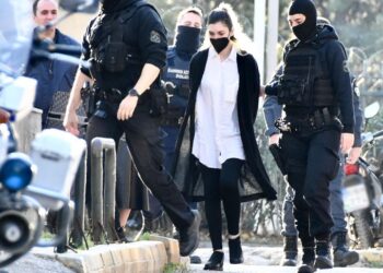 Στην Ευελπίδων η Πισπιρίγκου – Απολογείται για τους θανάτους της Μαλένας και της Ίριδας