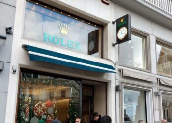 Αθήνα: Ένοπλη ληστεία στη Rolex στο κέντρο – Άρπαξαν 18 ρολόγια