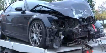 Θεσσαλονίκη: Αυτοκίνητο έπεσε πάνω σε 6 οχήματα – Ο οδηγός… κλείδωσε κι έφυγε (video)