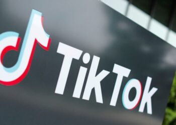 Λαρισαίος καλούσε στο «Tik-Tok» να σκοτώσουν αστυνομικούς, με καραμπίνες και καλάσνικοφ – Οδηγήθηκε στον εισαγγελέα