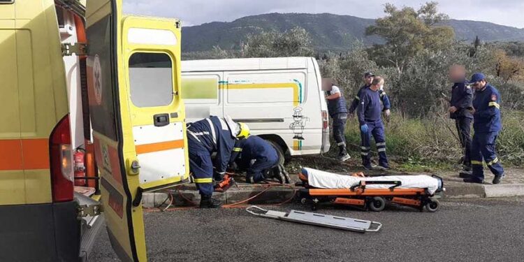Νέα Τραγωδία με Παράσυρση-Πήγε να περάσει το δρόμο και τη σκότωσε φορτηγάκι