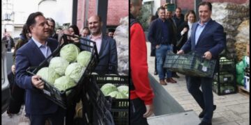 Alldaynews.gr Στο μεροκάματο ο Άδωνις: Βρέθηκε στου Ρέντη και κουβάλησε τελάρα με λάχανα (video)