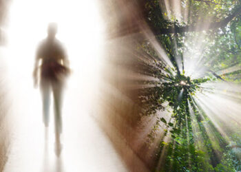 Γυναίκα που ήταν κλινικά νεκρή για 15 λεπτά περιγράφει γλαφυρά όσα είδε και έζησε στον…παράδεισο (video)