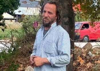 «Μόνος μου γονάτισα, η φωτιά ήταν καλαμπούρι», λέει ο 35χρονος Ρομά από την Πάτρα