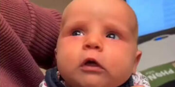 Alldaynews.gr Η μικρή που άκουσε για πρώτη φορά – Το βίντεο που έκανε το ίντερνετ να δακρύσει