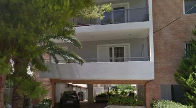 Alldaynews.gr Οδηγοί έλυσαν τις διαφορές για μια θέση πάρκινγκ παίζοντας «Πέτρα, ψαλίδι, χαρτί» (video)