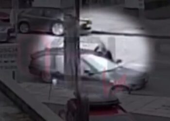 Θεσσαλονίκη: Καρέ καρέ η επίθεση αδίστακτου ληστή σε γυναίκα – Άρπαξε τσάντα με 14.000 ευρώ