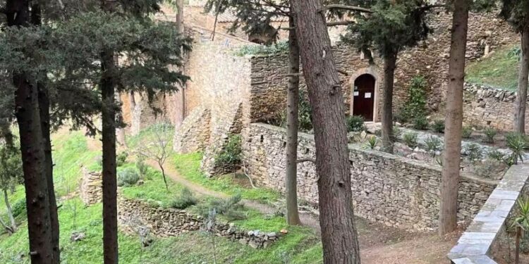 Το μυστικό του τέως βασιλιά Κωνσταντίνου και της Αλίκης Βουγιουκλάκη στα 545 μέτρα του Υμηττού