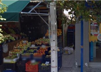 Αγανακτισμένος μανάβης απο τις κλοπές, χειροδίκησε σε Ρομά-Τον ξάπλωσε καταμεσής του δρόμου