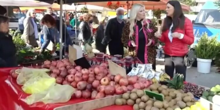 Alldaynews.gr Εύη Βατίδου: «Δεν ήξερα ότι έπρεπε να έχουμε μετρητά» – Πήγε για πρώτη φορά στη λαϊκή με κάρτα