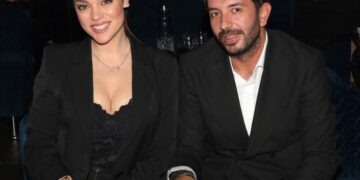 Alldaynews.gr Μπάγια Αντωνοπούλου: Αυτός είναι ο άντρας που της έχει κλέψει την καρδιά! Καυτά φιλιά σε έξοδό τους