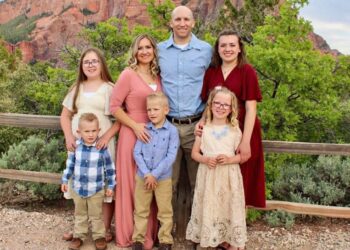 Οικογενειακή Τραγωδία: 42χρονος σκότωσε πεθερά, σύζυγο και τα πέντε παιδιά τους μετά το διαζύγιο που ζήτησε η γυναίκα του