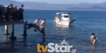 ”Πάγωσαν” οι Πιστοί: 22χρονος τραυματίστηκε Σοβαρά την ώρα που βούτηξε για τον Σταυρό[video]