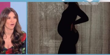Πασίγνωστη παρουσιάστρια είναι έγκυος και το… κρύβει![video]