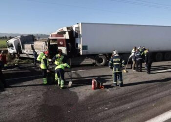 Φρικτός θάνατος για οδηγό Νταλίκας-Σταμάτησε νόμιμα σε ΛΕΑ, βγήκε και τον παρέσυρε άλλη νταλίκα