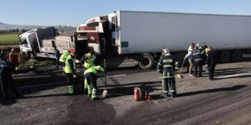 Alldaynews.gr Φρικτός θάνατος για οδηγό Νταλίκας-Σταμάτησε νόμιμα σε ΛΕΑ, βγήκε και τον παρέσυρε άλλη νταλίκα