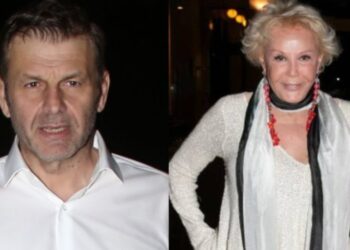 «Εγώ και η Ζωή Λάσκαρη αποφασίσαμε…»: Μαθεύτηκε 24 χρόνια μετά από τον Απόστολο Γκλέτσο