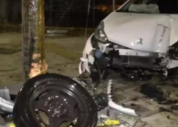 Θεσσαλονίκη: Τροχαίο στον Βαρδάρη – «Τρελή» πορεία αυτοκινήτου, σώος ο οδηγός