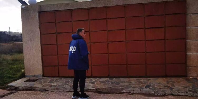 Alldaynews.gr Στο σπίτι του ψευτογιατρού ο Αλέξης Κούγιας – «Δεν έχει ούτε ένα ευρώ ο 66χρονος»